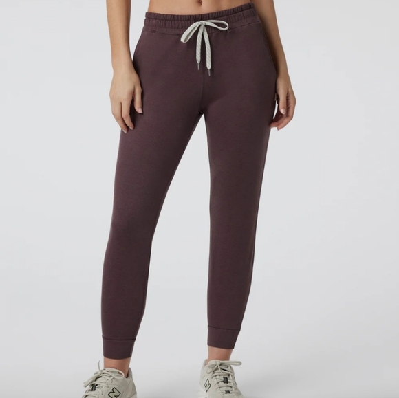 SOLD. NWT Vuori Women's Performance Jogger Elderberry Heather - Picture 1 of 6